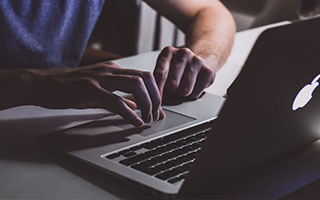 西安国际足球运营主管：草皮国外进口＆冷季型草，达国际A级标准